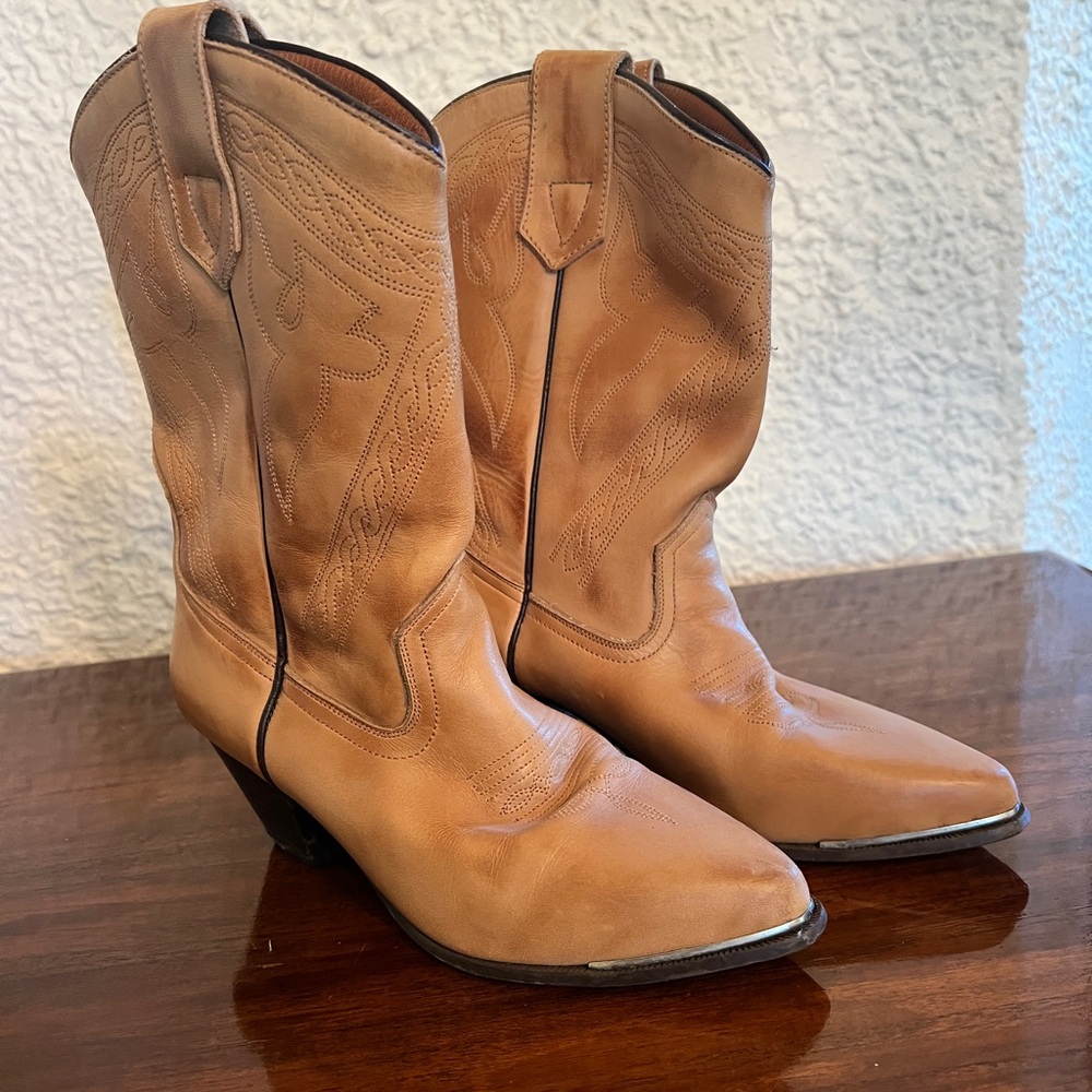 Tan Heeled Leather Boots with Western Style